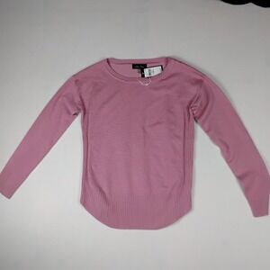 Woman's pink fine-knit sweater